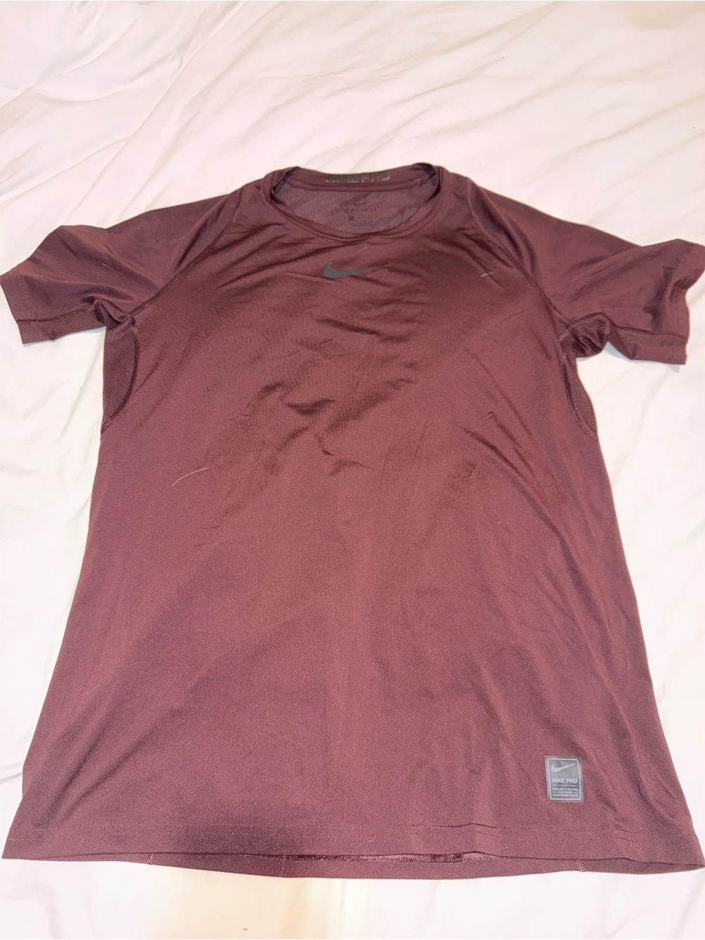 Nike Men’s Short Sleeve Performance Tee in Burgundy